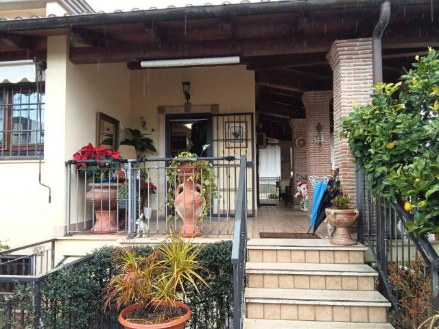 Villa in vendita a Roma RM