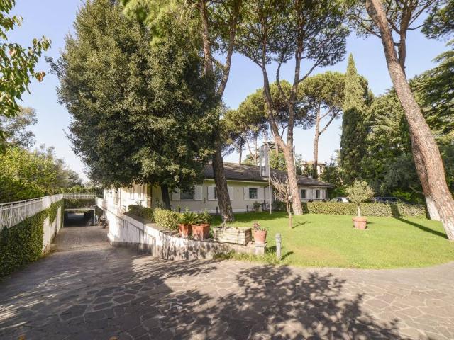 Villa in vendita a Roma RM