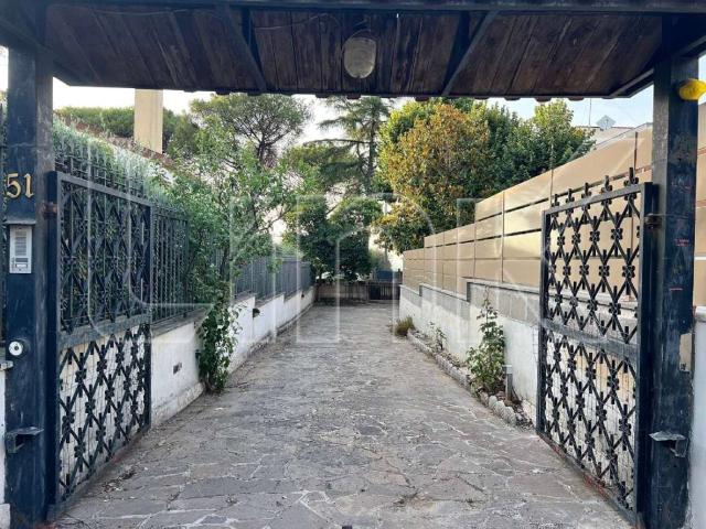 Villa in vendita a Roma RM