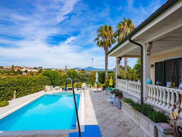 Villa in vendita a Roma RM