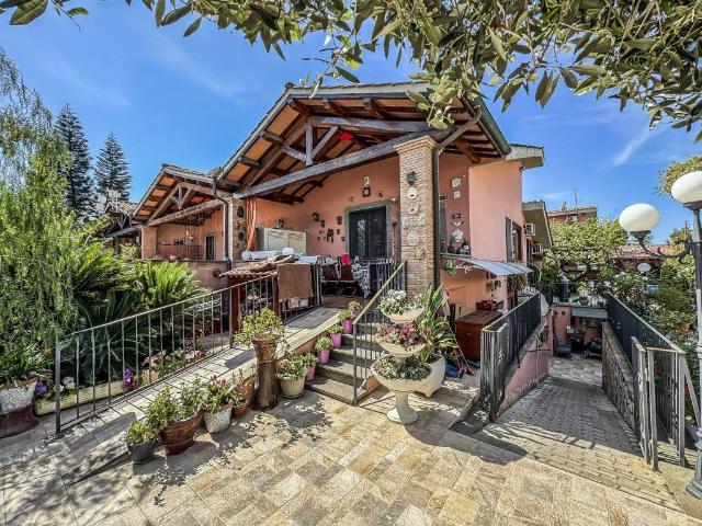 Villa in vendita a Roma RM