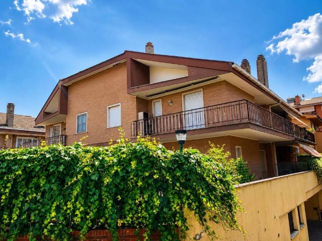 Villa in vendita a Roma RM