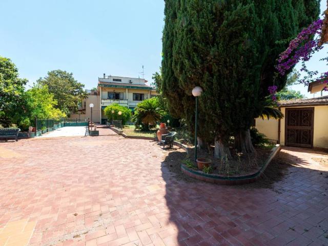 Villa in vendita a Roma RM