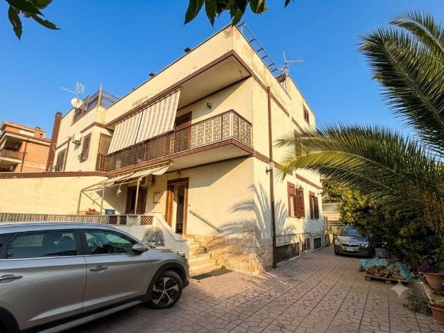 Villa in vendita a Roma RM