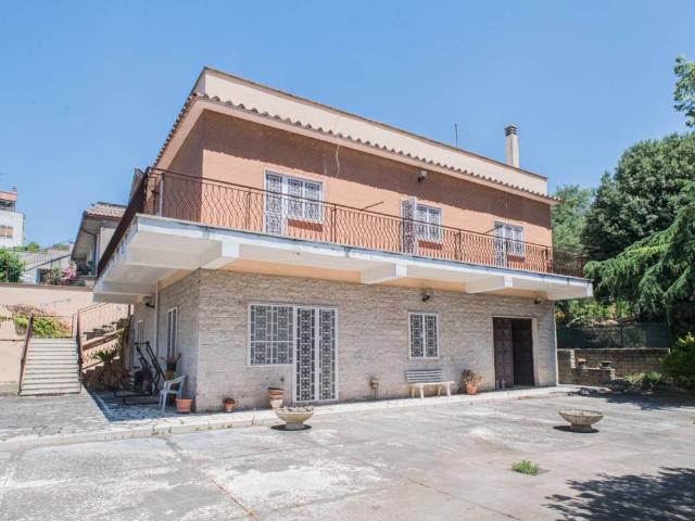 Villa in vendita a Roma RM