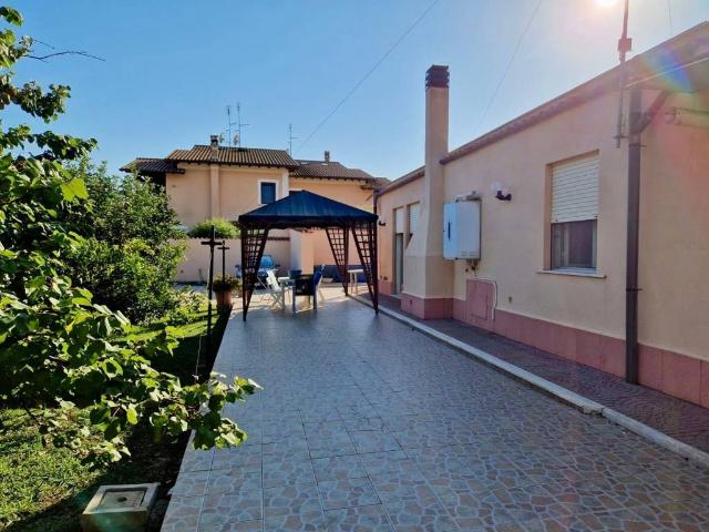 Villa in vendita a Roma RM