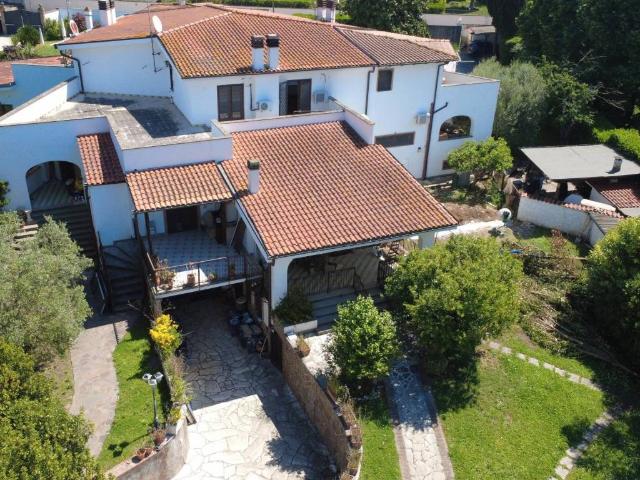 Villa in vendita a Roma RM