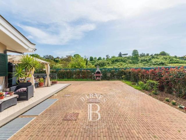 Villa in vendita a Roma RM