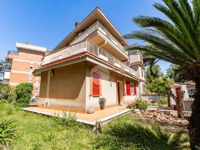Villa in vendita a Roma RM