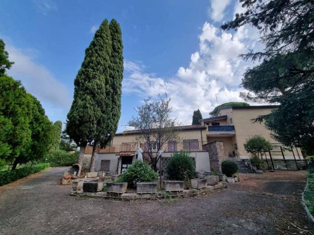 Villa in vendita a Roma RM