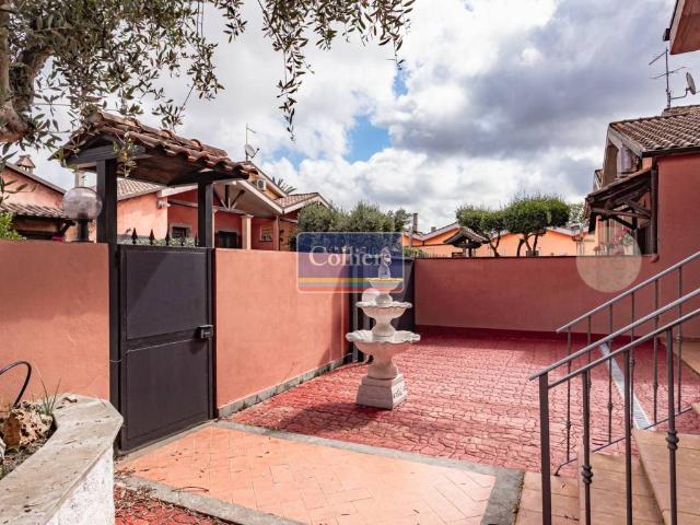 Villa in vendita a Roma RM