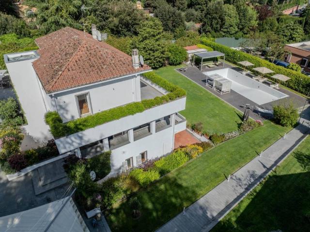 Villa in vendita a Roma RM