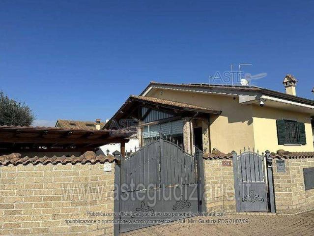 Villa in vendita a Roma RM