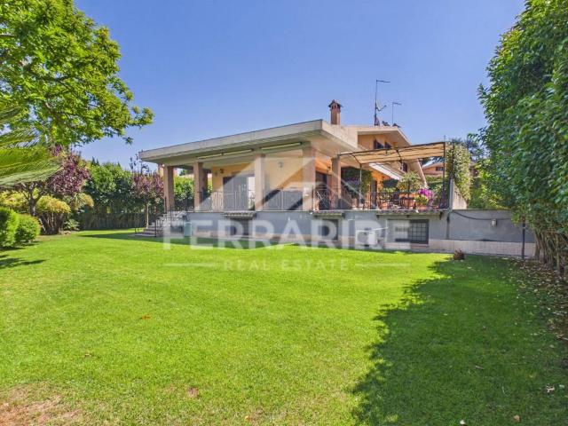 Villa in vendita a Roma RM