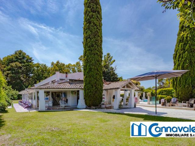 Villa in vendita a Roma RM