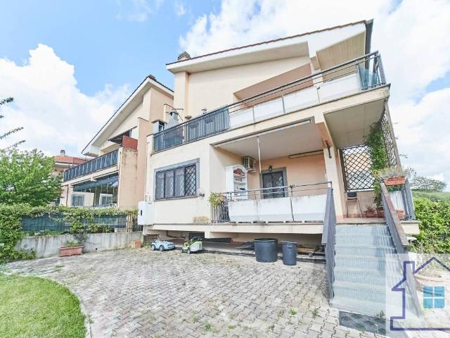 Villa in vendita a Roma RM