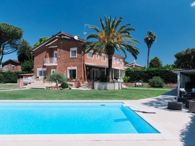 Villa in vendita a Roma RM