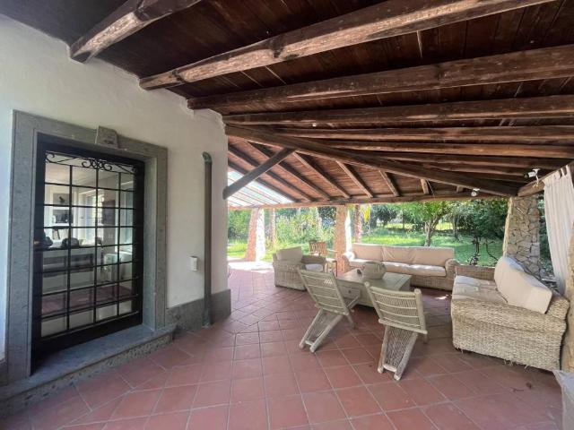 Villa in vendita a Roma RM