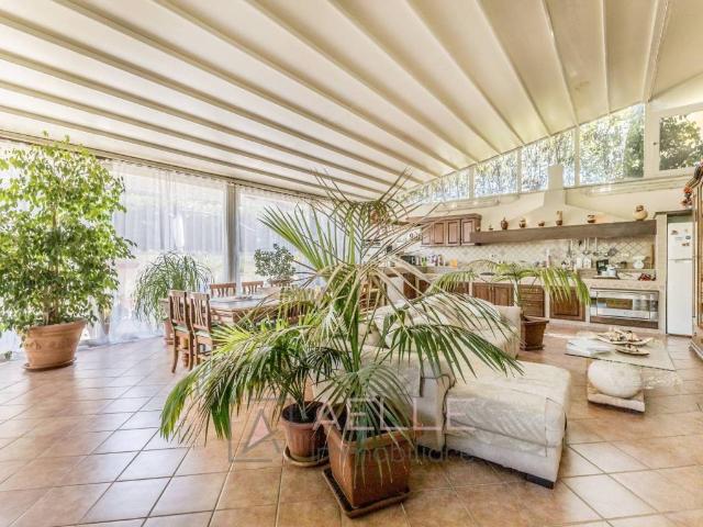 Villa in vendita a Roma RM