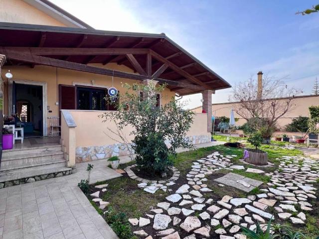 Villa in vendita a Roma RM