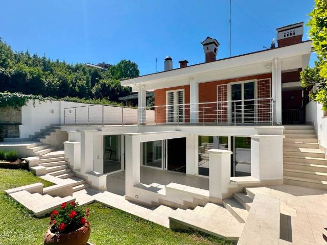 Villa in vendita a Roma RM