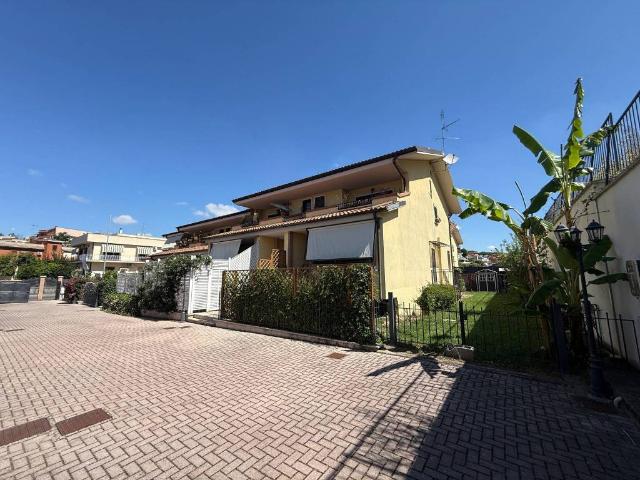 Villa in vendita a Roma RM