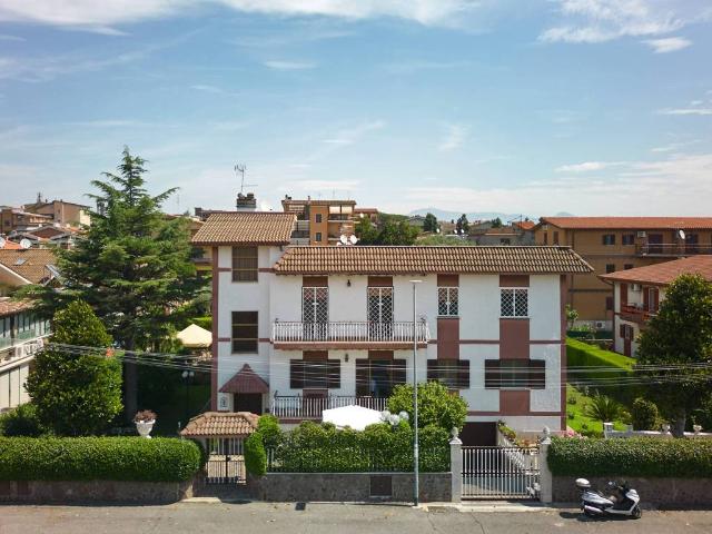 Villa in vendita a Roma RM