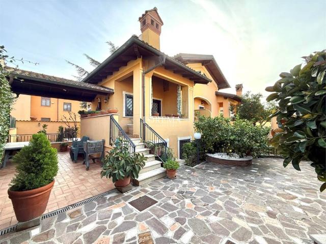 Villa in vendita a Roma RM