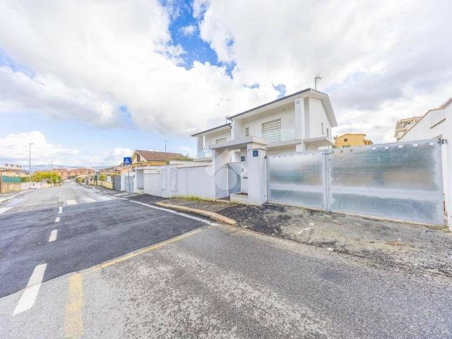Villa in vendita a Roma RM