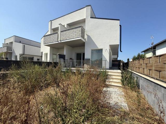 Villa in vendita a Roma RM