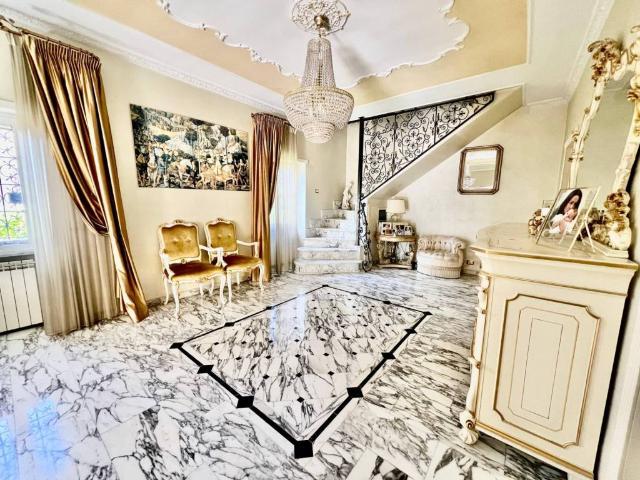 Villa in vendita a Roma RM