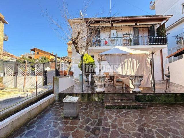 Villa in vendita a Roma RM