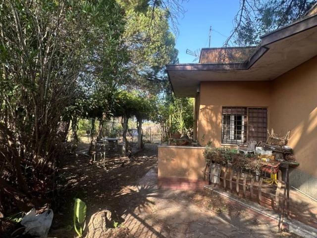 Villa in vendita a Roma RM