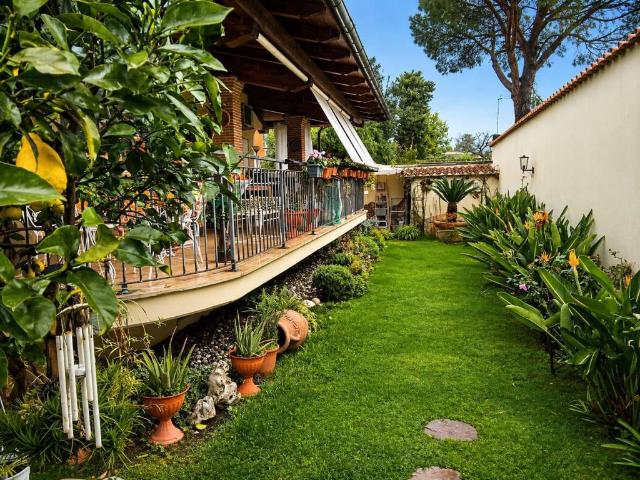 Villa in vendita a Roma RM