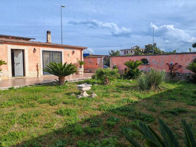 Villa in vendita a Roma RM
