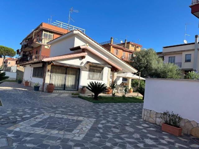 Villa in vendita a Roma RM