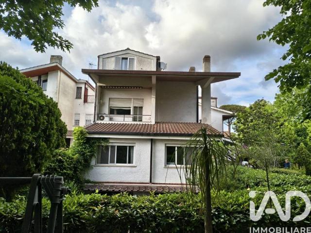Villa in vendita a Roma RM
