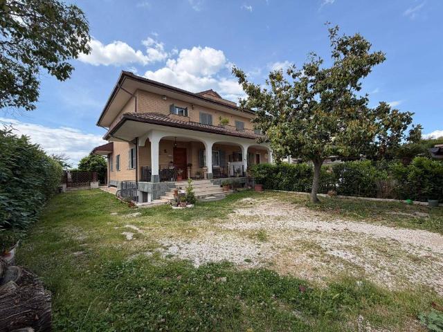 Villa in vendita a Roma RM