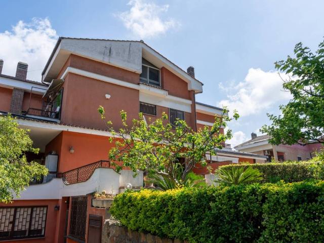 Villa in vendita a Roma RM
