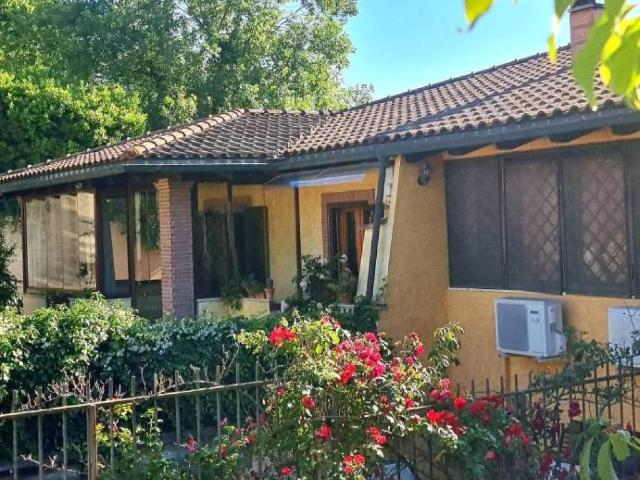Villa in vendita a Roma RM