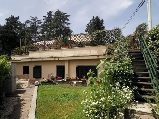 Villa in vendita a Roma RM