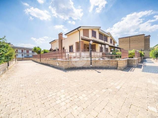 Villa in vendita a Roma RM