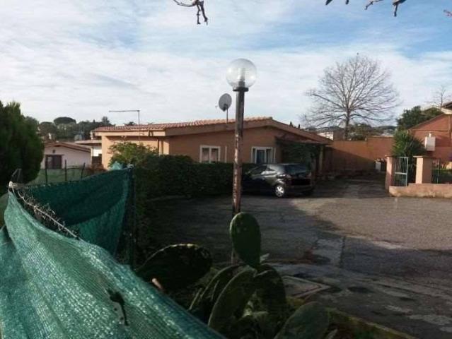 Villa in vendita a Roma RM
