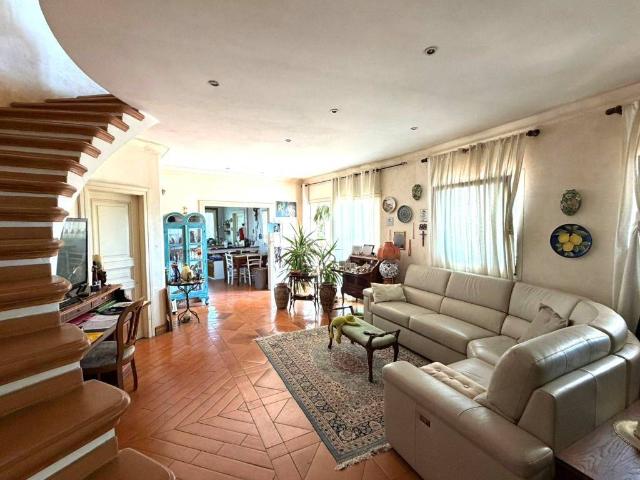 Villa in vendita a Roma RM