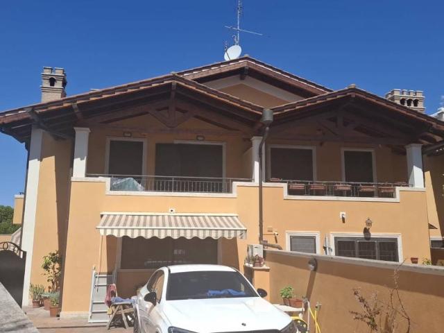Villa in vendita a Roma RM