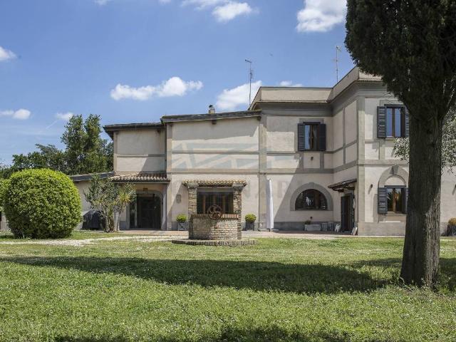 Villa in vendita a Roma RM