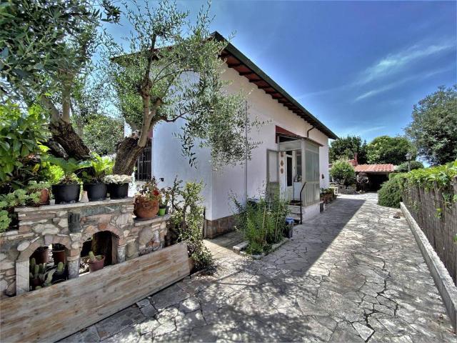 Villa in vendita a Roma RM