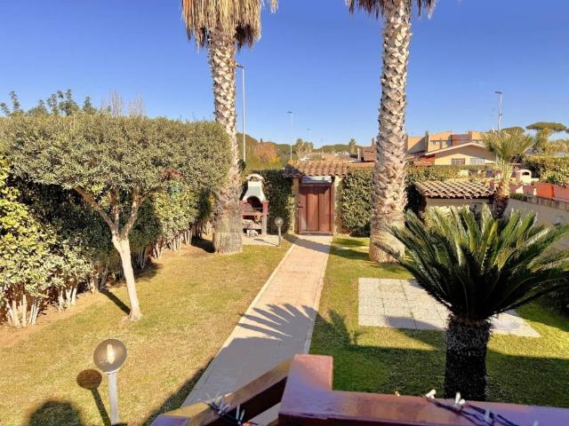 Villa in vendita a Roma RM