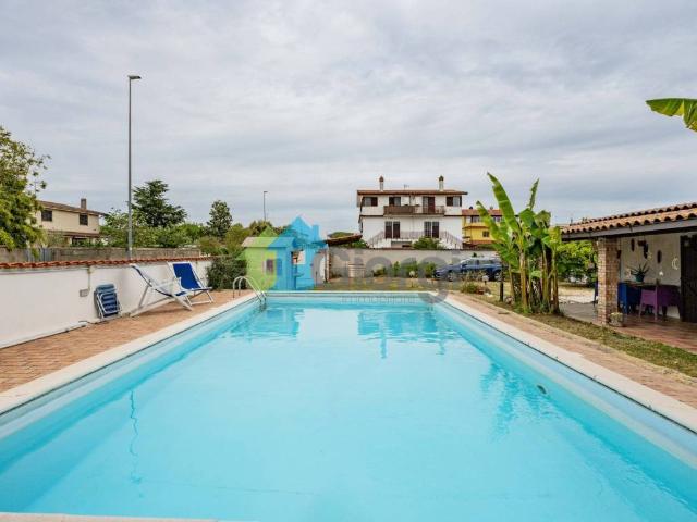 Villa in vendita a Roma RM