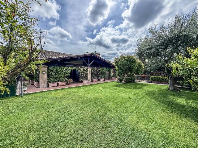 Villa in vendita a Roma RM